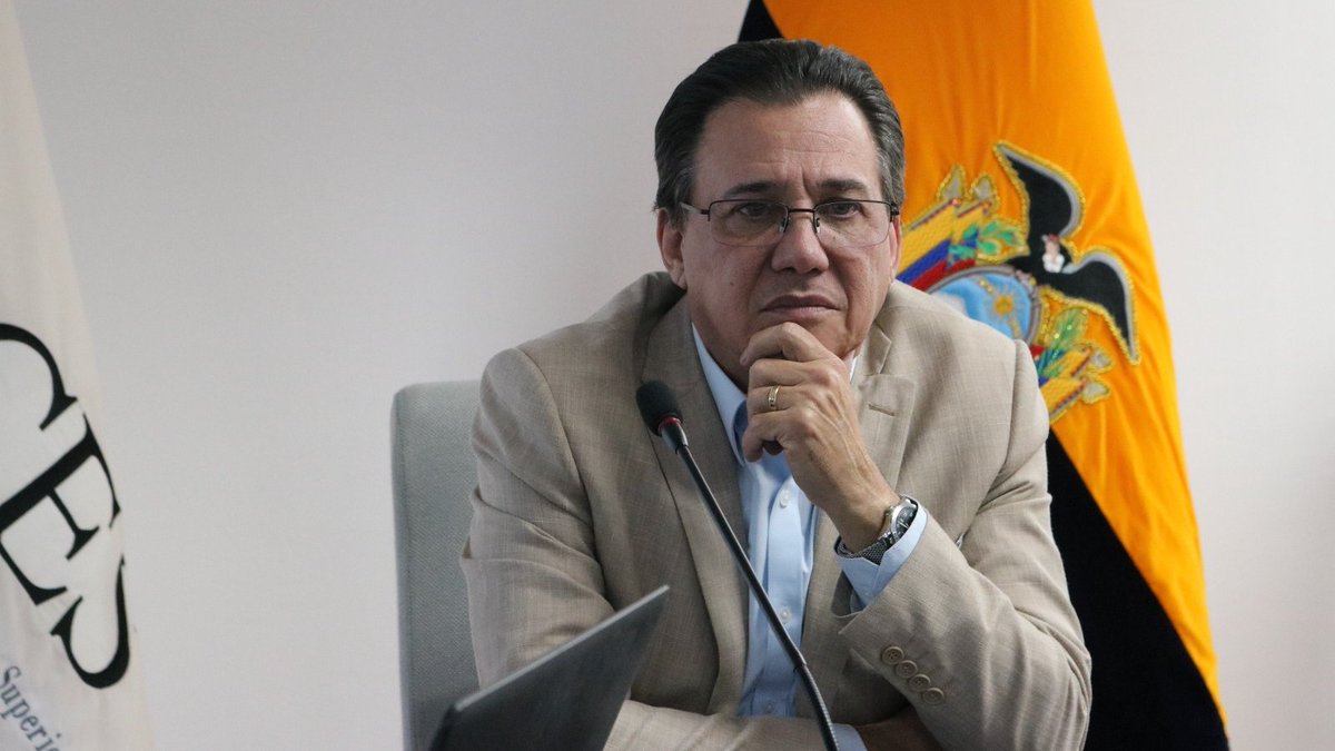 ces_ec's tweet photo. ➡️ | Fidel Márquez, presidente de la Comisión Permanente de Institutos y Conservatorios Superiores del CES, se reunió con representantes del Instituto Superior Tecnológico Consulting Group (@ISTE_ec). Se trató la oferta académica de la IES en sus respectivas sedes. https://t.co/pYIIRxImzH