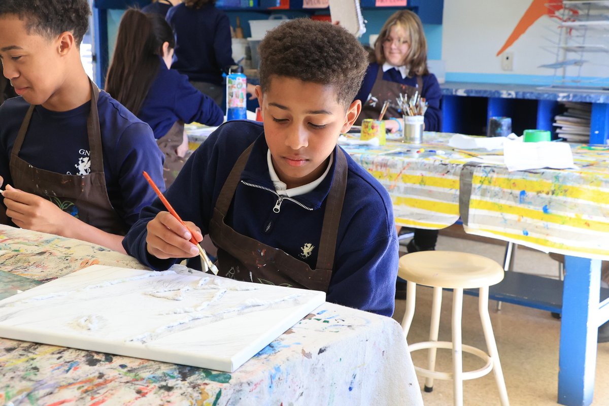 glenlyonnorfolk's tweet photo. The Middle School Art Room was busy at Activity Time today with many of our Gryphons completing some fun art projects that included drawing, painting and collages!

#mygns #art #ibart #gryphons https://t.co/AJjqM62Uy8