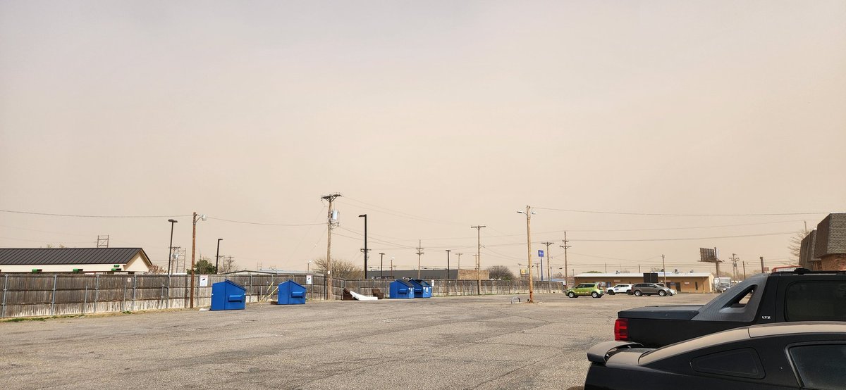 Counter_Search's tweet image. High winds and blowing dust continue in SW Amarillo. Visibility is around 5 miles or less in this area. (Based off of visual observations.) #phwx