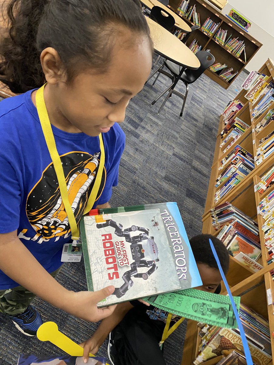 CFISD_Hancock's tweet photo. We are so thankful for our awesome librarian! #MrsTodd #CFISDLovesLibrarians Our students love exploring in our library! @FelderTamera @CarrieAnneEd https://t.co/MrRQ1SD7b1