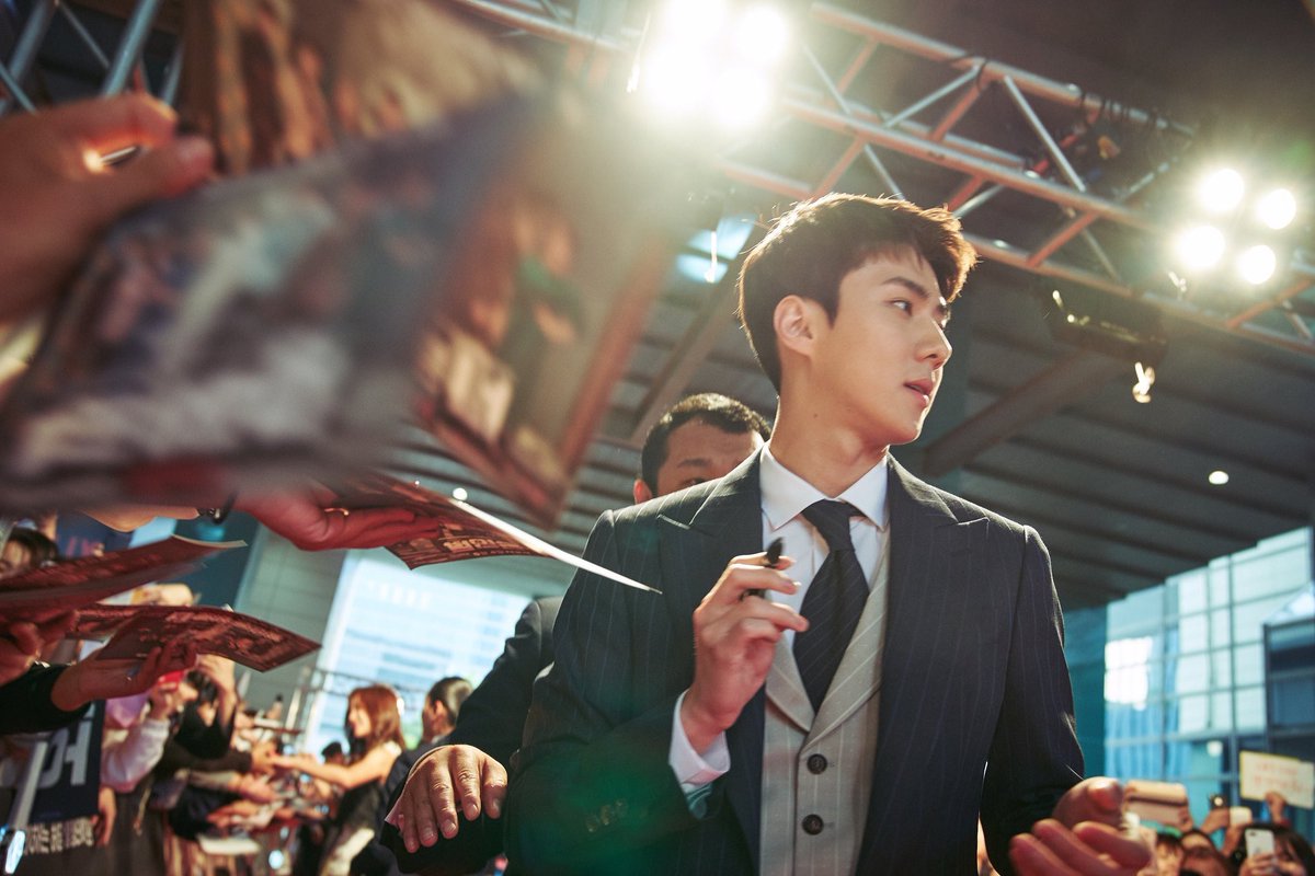 ExoTWTBot's tweet photo. Okay but this Luhan with this Sehun https://t.co/sxBdqS6eGw