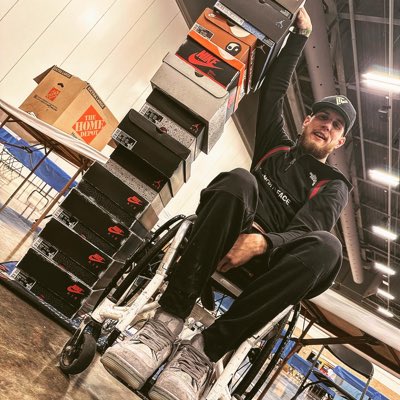 Traphappiness's tweet image. Let’s just say “business is boomin” over here. ‼️👟🔌 @AB84 👉🏼👈🏼