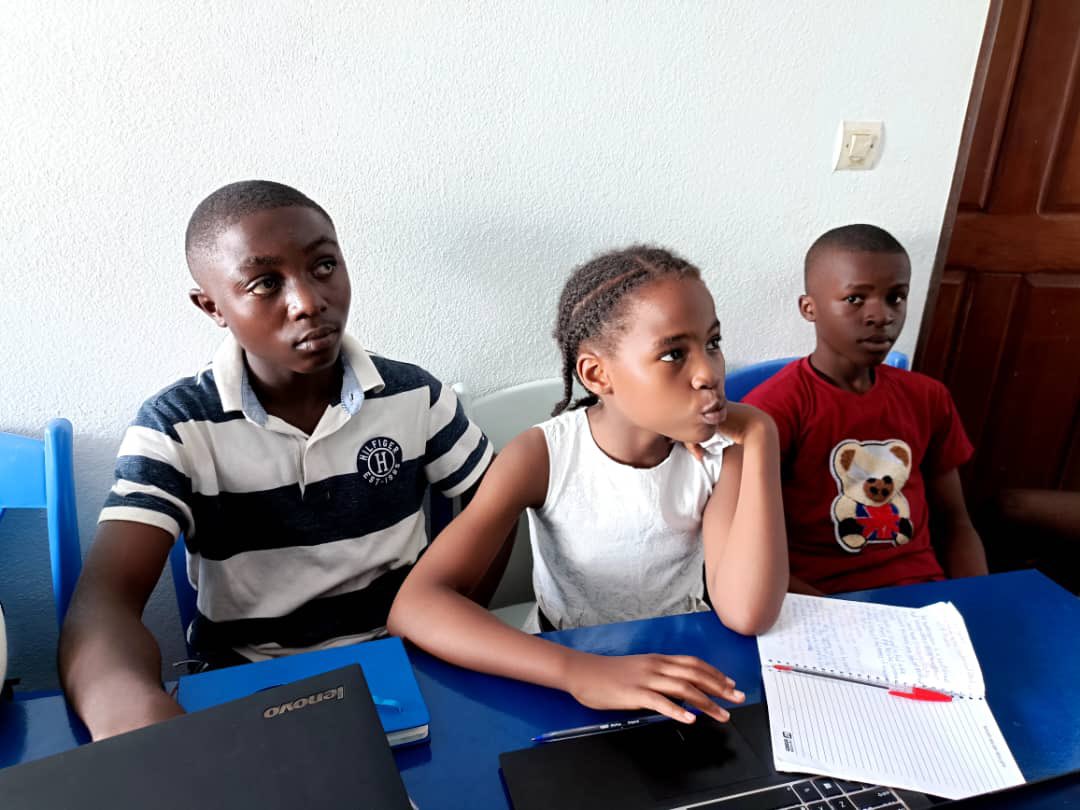 AchaGolder's tweet photo. #Month 5|6
Nervtek Weekend STEAM Boost- #Robotics
During the Weekend, the kids were trained on #sensors: The #Soil moisture Sensor, #DHT sensors and #Ultrasonic sensors. 
At the end of the end of the session, they were able to program these sensors, and connect them properly. https://t.co/KMm86AVNGK