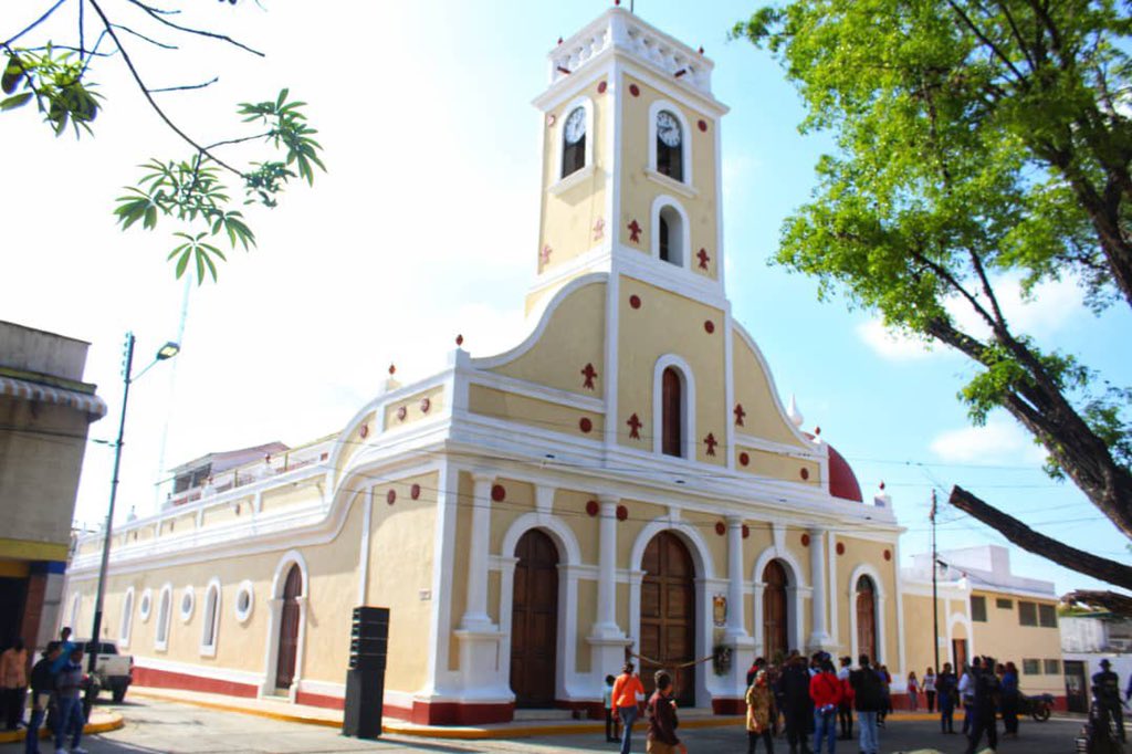 JoseGVielmaMora's tweet photo. #Guárico Reinaugurada la iglesia Nuestra Señora de Altagracia en el municipio Monagas. Gracias a nuestro líder Pdte. @NicolasMaduro de la mano de @MVzlaBella y el Gob. @josemvasquez se entregó rehabilitada. 

#SemanaMayorEnAmor

@nicmaduroguerra @JacquelinePSUV @PemonPSUV https://t.co/vxTDkFpSUr