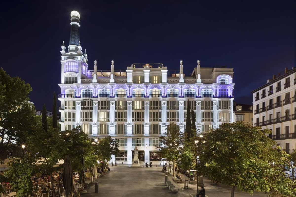 ¡Y seguimos de enhorabuena! nuestro hotel ME Madrid Reina Victoria entra también en el "Top 10" de los mejores hoteles de Madrid en TripAdvisor. Gracias a nuestros clientes por su apoyo, gracias a nuestro super-equipo por hacerlo posible!
