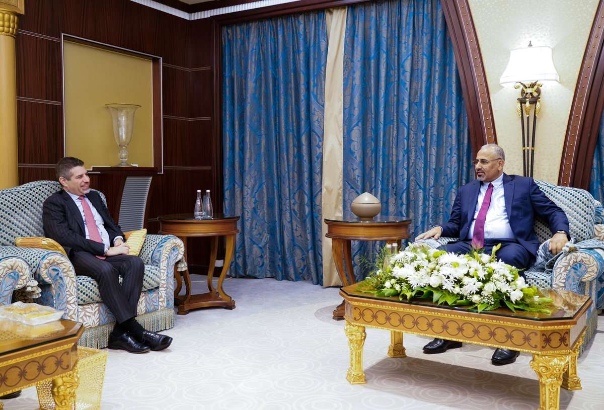 الرئيس القائد عيدروس الزُبيدي: حل قضية شعب الجنوب مدخل رئيس لإنهاء الصراع في المنطقة

الأربعاء ٠٥ أبريل ٢٠٢٣ 

استقبل الرئيس القائد عيدروس الزُبيدي رئيس المجلس الانتقالي الجنوبي، نائب رئيس مجلس القيادة الرئاسي مساء اليوم، سعادة ستيفن فاجن، سفير الولايات المتحدة الأمريكية لدى