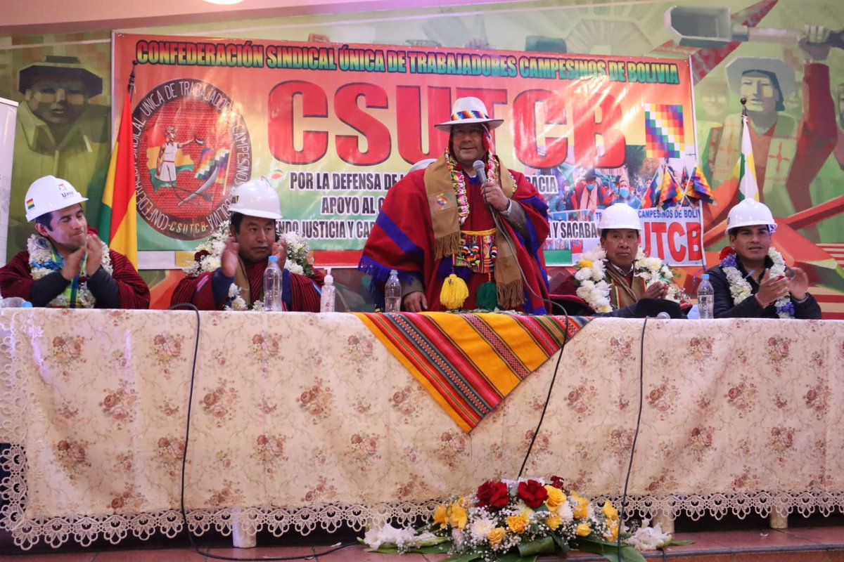 LuchoXBolivia's tweet photo. Hoy cumplimos con el sueño de nuestras hermanas y hermanos de la Confederación Sindical Única de Trabajadores Campesinos de Bolivia #CSUTCB, con el inicio de la construcción de una nueva sede digna. Para nosotros es muy importante fortalecer a nuestras organizaciones sociales. https://t.co/UmP1YQpxGy