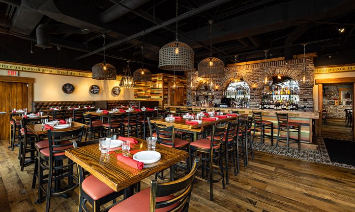 RestaurantNews1's tweet photo. Scott Harris Hospitality Brings Davanti Enoteca to Naperville
https://t.co/fqIp8ymaxs https://t.co/Jt9PKIIbrj