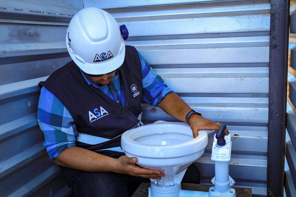 AutoridadAguaSV's tweet photo. 💦 Ahorro de 40,000 litros de agua
🔥 500 horas de cocina
♻️ Bio fertilizante
✅ Fácil de usar
🌍 Amigable con el medio ambiente
#biotoilet #biodigestor #biofertilizante #biococina https://t.co/Sxz6idaYpa