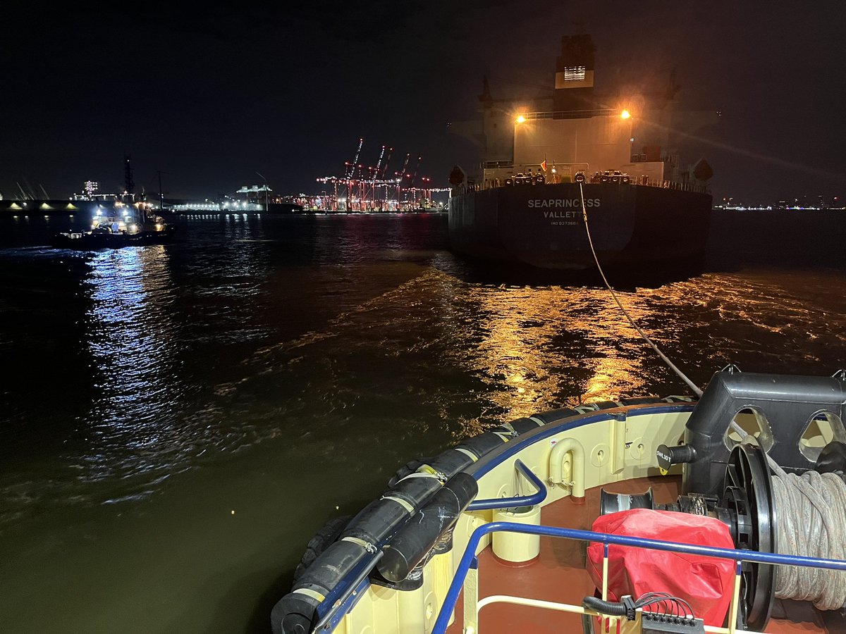 Mersey Mariners (@merseymariners) on Twitter photo Seaprincess inward bound to Tranmere with <a href="/SvitzerGlobal/">Svitzer Global</a> tugs in attendance. Seaprincess inward bound to Tranmere with <a href="/SvitzerGlobal/">Svitzer Global</a> tugs in attendance.