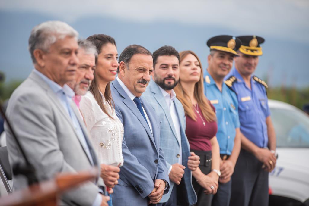 QuintelaRicardo's tweet photo. Las fuerzas de seguridad de la provincia cuentan con 50 nuevos patrulleros y 60 motos para control y monitoreo con última tecnología.
Con esto buscamos brindar seguridad y tranquilidad a todos los riojanos y riojanas haciendo hincapié en la prevención y en todos los cuidados. https://t.co/UTeIb8pSM3