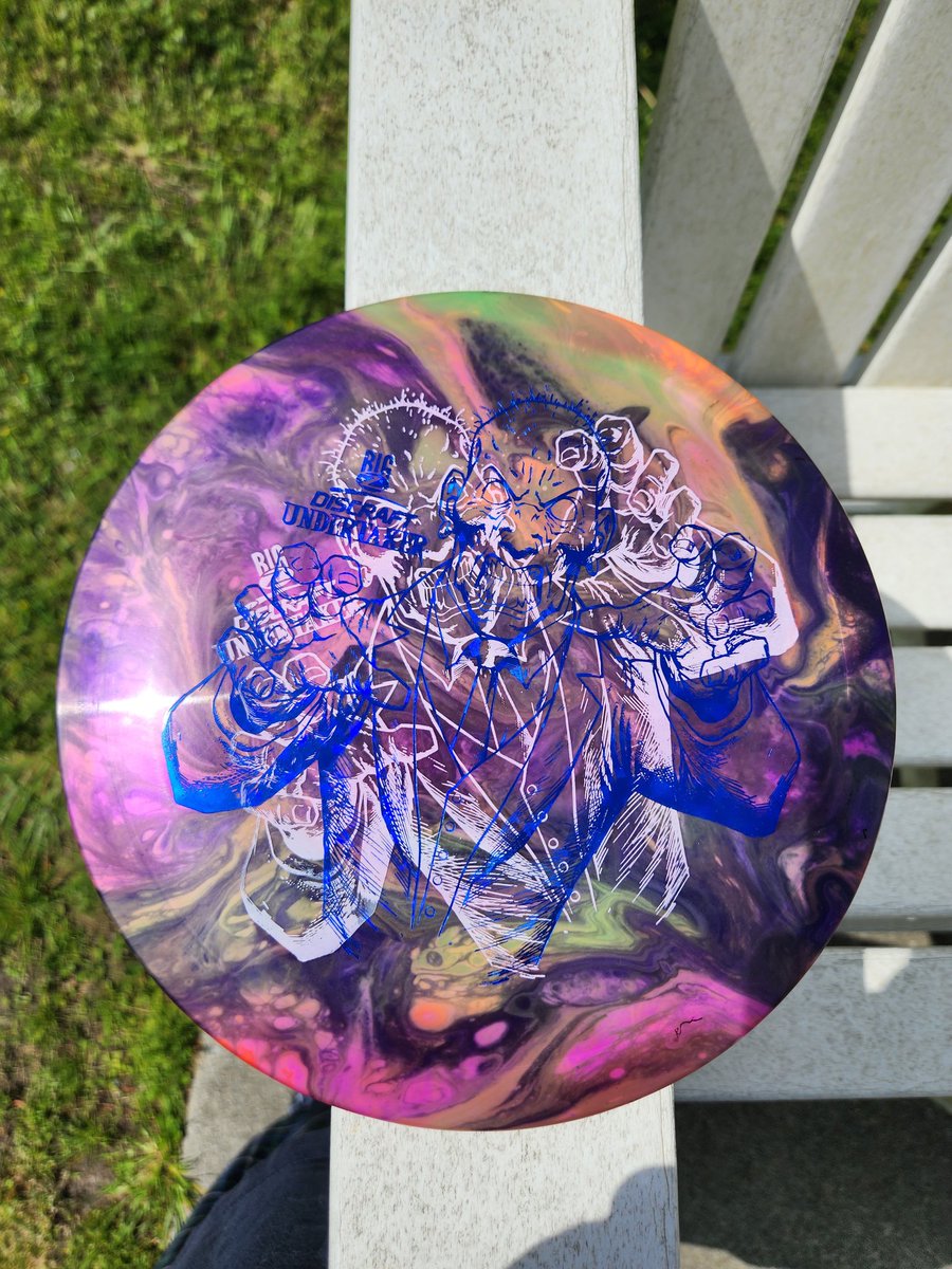 40somethingPunk's tweet photo. Got a few dyes done yesterday. My 1st all Floetrol beds I've tried. Axiom Wraith, tried for uniform cells that never materialized. Dbl stamped Undertaker was 2nd dye same bed.
#discdye https://t.co/ETB6lauGZ6