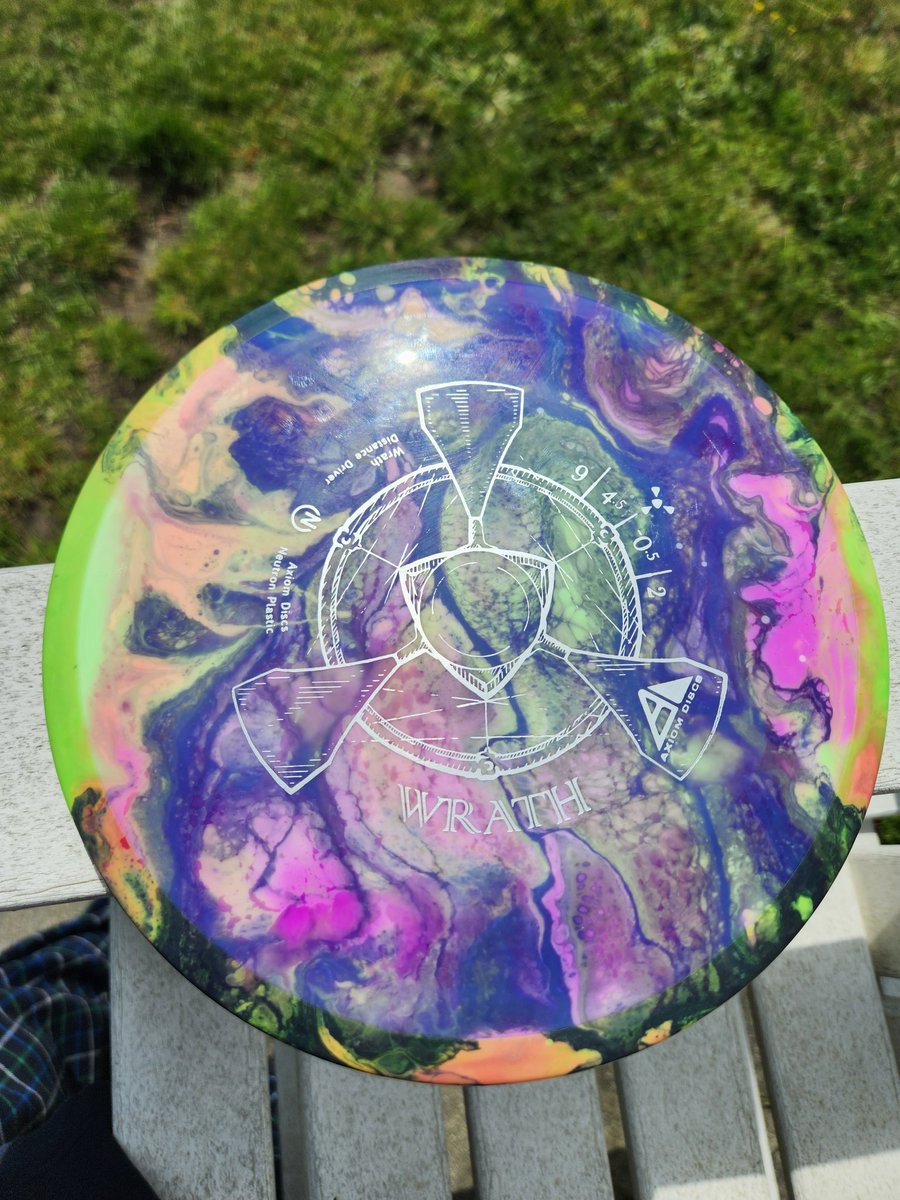 40somethingPunk's tweet photo. Got a few dyes done yesterday. My 1st all Floetrol beds I've tried. Axiom Wraith, tried for uniform cells that never materialized. Dbl stamped Undertaker was 2nd dye same bed.
#discdye https://t.co/ETB6lauGZ6