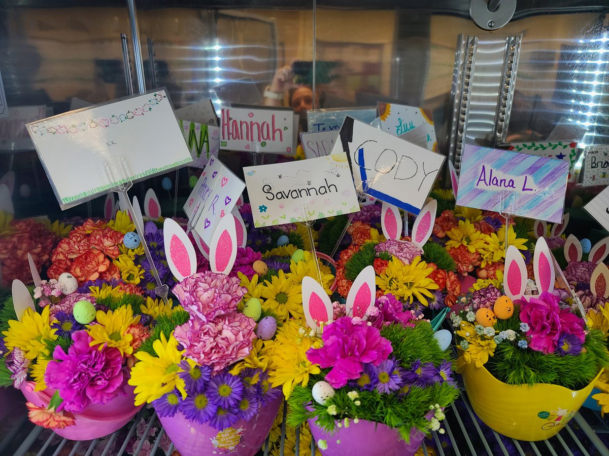 LonghornStems's tweet photo. Spring Sprung for regular Floral Design #WeAreGR #FlowerPower @GeorgeRanchFFA @GRFFASchroeder https://t.co/8x2woHisHI