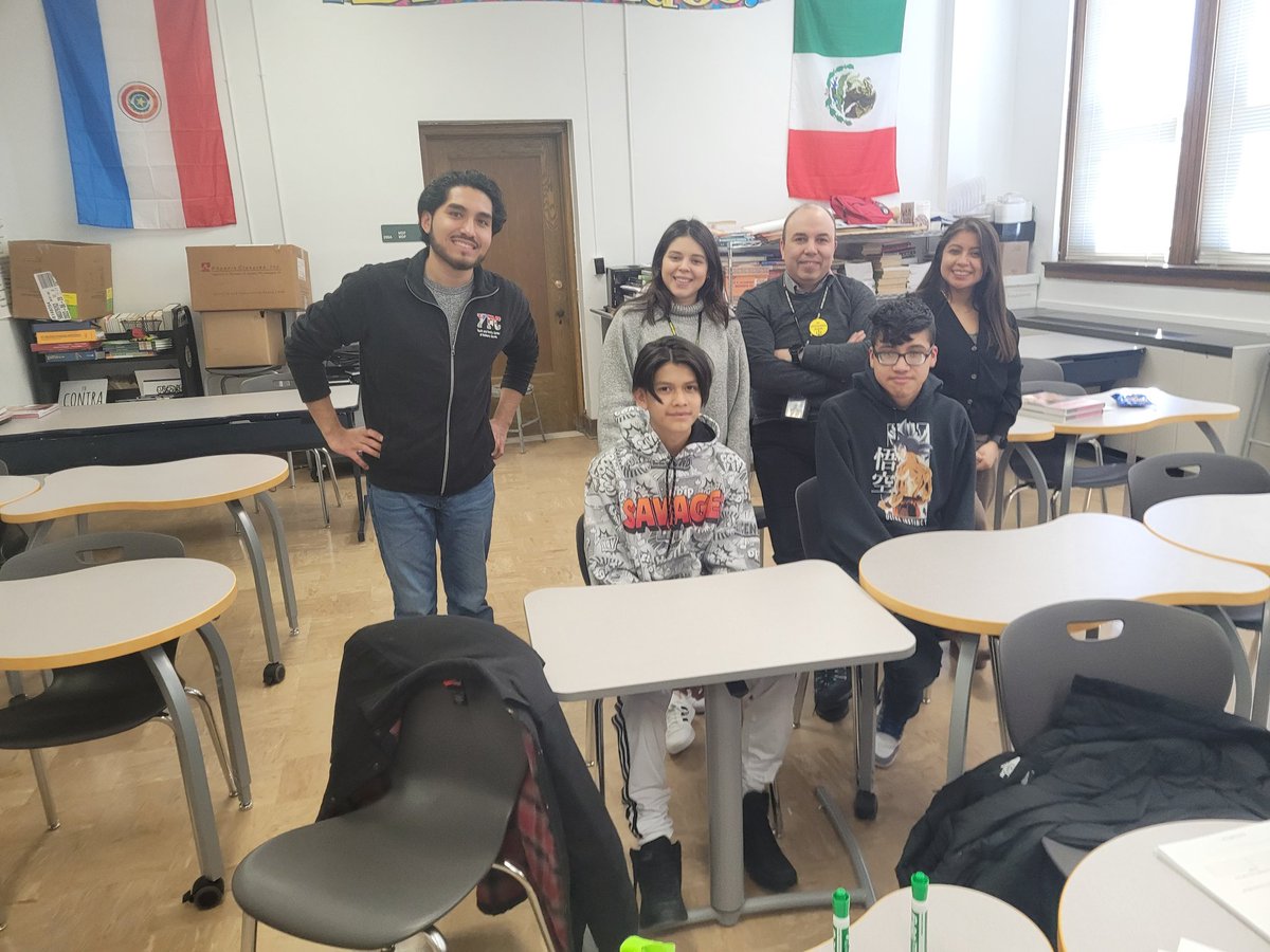 ArmandoValdesRi's tweet photo. The Destino program builds a safe and supportive community for our @HHSHornets1 sts. Sebastian and @meriumzfigueroa from the https://t.co/xeahMOGy40 and @AreliAndrades use strategies to help sts develop self-advocacy. #HarvardRising @AmberBowgren @FregosoAlisha @DrCoreyTafoya https://t.co/dXBVuwxaJv