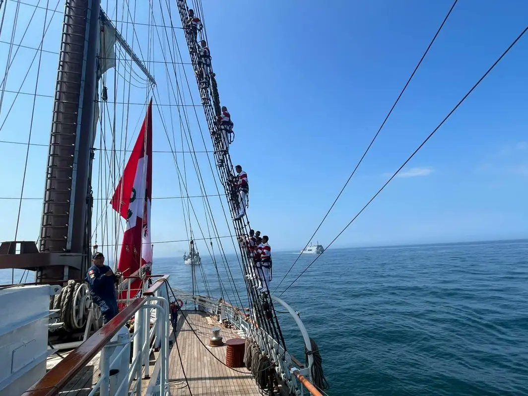 naval_peru's tweet photo. La Fuerza de Superficie conmemoró sus 202 años de creación, con diferentes eventos operacionales en la mar, que contaron con la participación del #BAPPisco, #BAPUnión, #BAPMariategui, #BAPHerrera, #BAPGuise, #BAPRíoTumbes, #BAPZimic, aeronaves, vehículos LAV; personal IMA y OES https://t.co/l4hfgLOAYJ