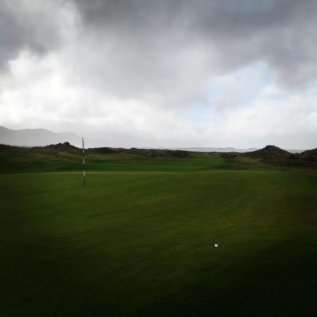 CurranGolf's tweet photo. Another day, another beautiful links course in Kerry. While we were on our travels last week we also stopped by the wonderful @dooksgolflinks to make sure it was still there after a cold and wet winter. As luck would have it the course was not only still… https://t.co/K3LJOQLFRE https://t.co/gU6kRraAhC