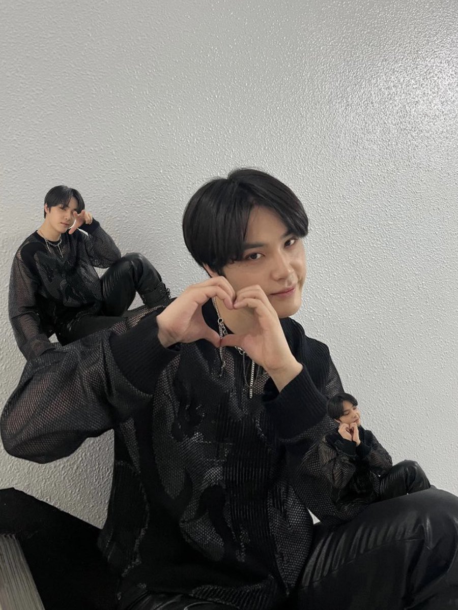 galaxgiuk's tweet image. 🖤🖤
#deobiselcaday #dbsd #thebselcaday @WE_THE_BOYZ