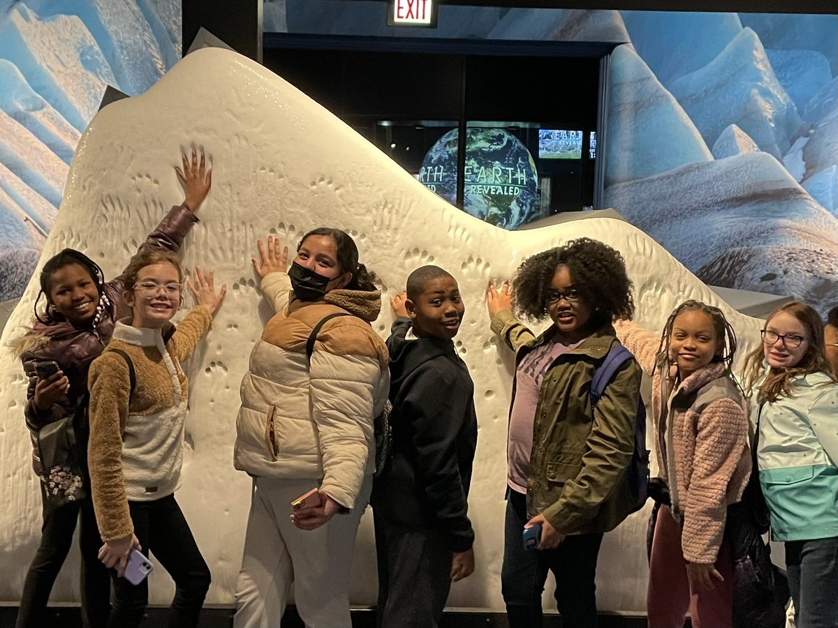 MsCostello111's tweet photo. We had so much fun exploring the Museum of Science and Industry!#BeEvergreen https://t.co/MK9arwlGHZ