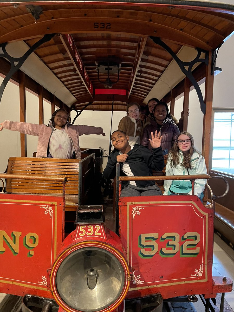 MsCostello111's tweet photo. We had so much fun exploring the Museum of Science and Industry!#BeEvergreen https://t.co/MK9arwlGHZ