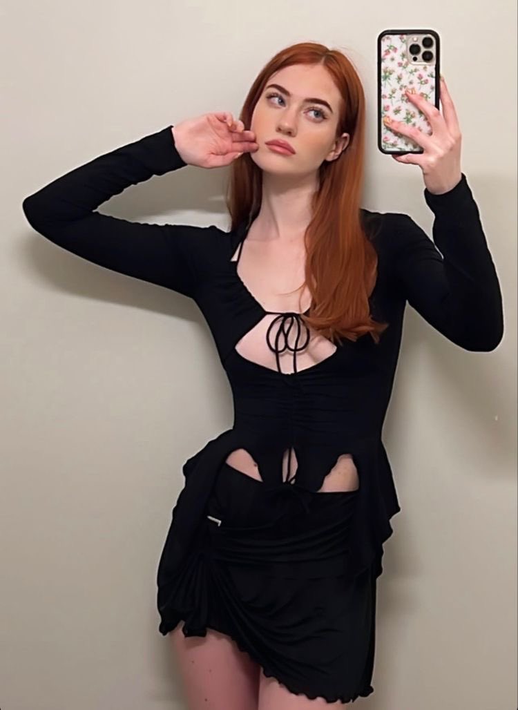 atenção, eu ESTOU solteira, repito: eu estou >>>SOLTEIRA<<< . >>>NÃO<<< hesitem dar  em  cima  de  mim, ok? eu  >>>NÃO<<< namoro, ESTOU SOLTEIRA, TÔ NA PISTA estou aceitando BEIJOS na  minha BOCA (pls)