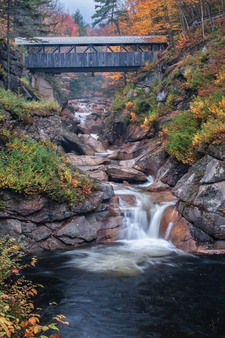 New Hampshire, USA 🇺🇸 #whitemountains #coveredbridge #NewEngland #TravelTuesday