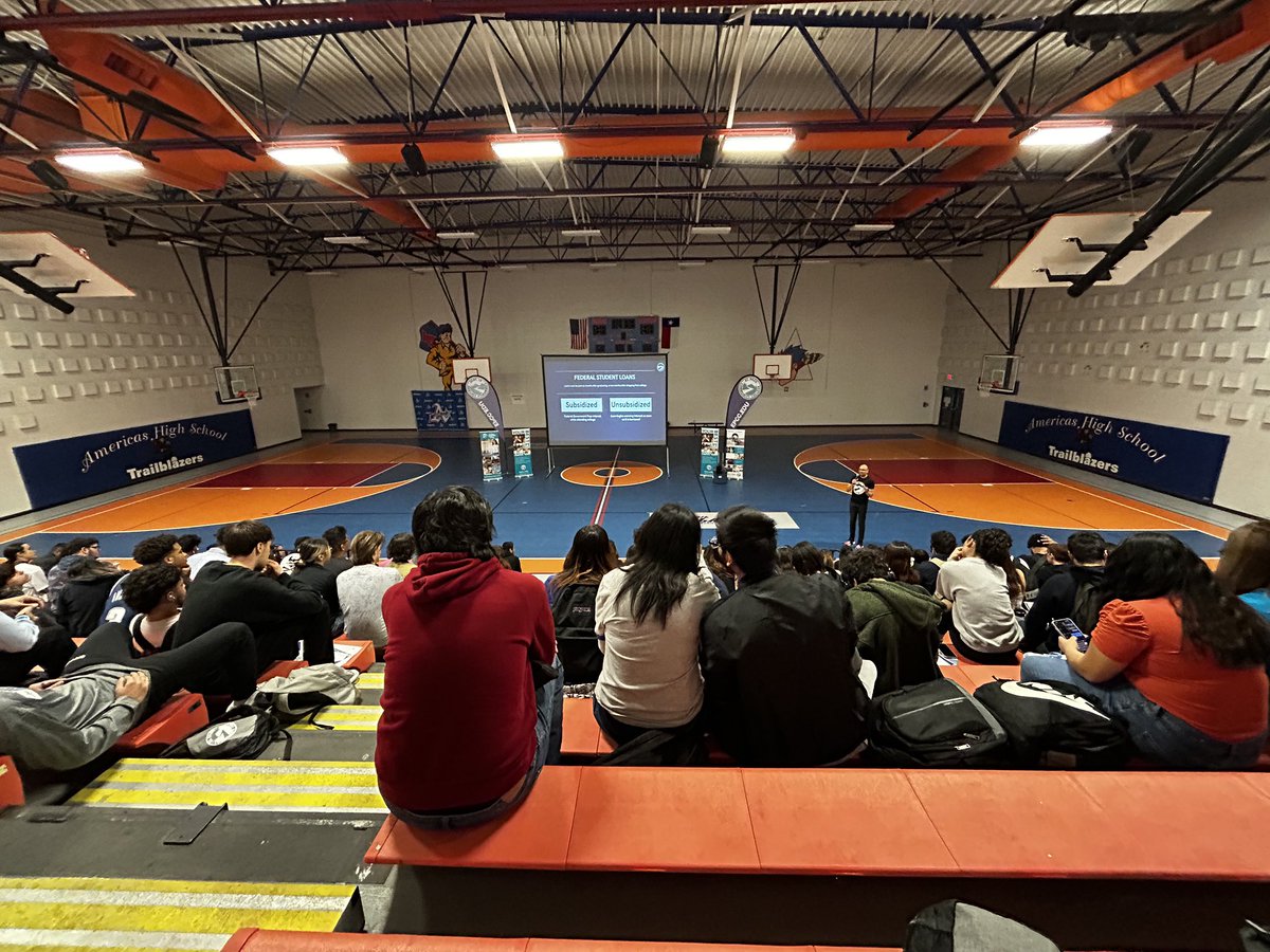 Our wonderful Trailblazers at Operation College Bound!!! A huge thanks to both UTEP and EPCC for coming today and helping our seniors register for college and get great information! 📝 🧑‍🎓 💙❤️