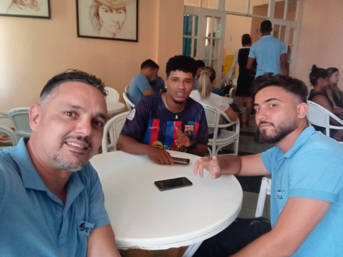 oscar141080's tweet photo. Los Jóvenes de VPTI celebrando el 4 de abril #VamosConTodo espacio recreativo para socializar y compartir. https://t.co/QDvRn3TQEB