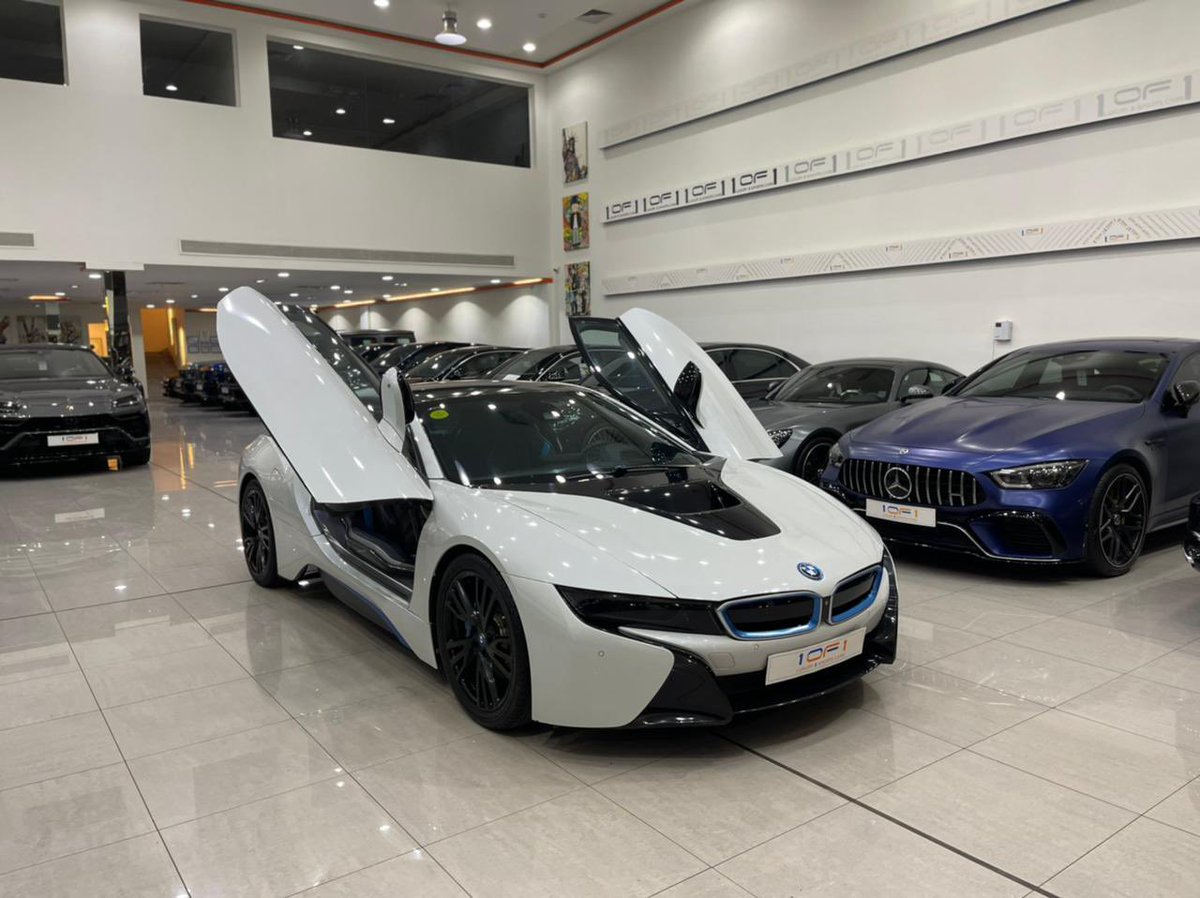 1OF1SA's tweet photo. i8 - 2015 - 48,000K.M 

#mercedsbenz #g63 #4x4 #bmw #Audi #Porsche #rangrover #SVR #vogue #ferrari #Purosangue #812 #GTS #Lamborghini #avantador #urus #huracan #V12 #cars #rollsroyce #RR #Cullinan #1OF1 #Bentley #Saudi https://t.co/j5iYwtaebJ