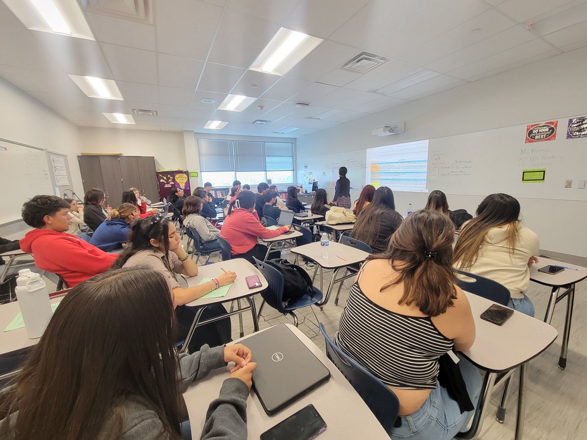 2nd day of US History tutoring and its a Full House! 🎉🐾
<a href="/Socorro_HS/">Ignacio Estorga</a> <a href="/EOlivas_SHS/">Ms. Olivas</a>