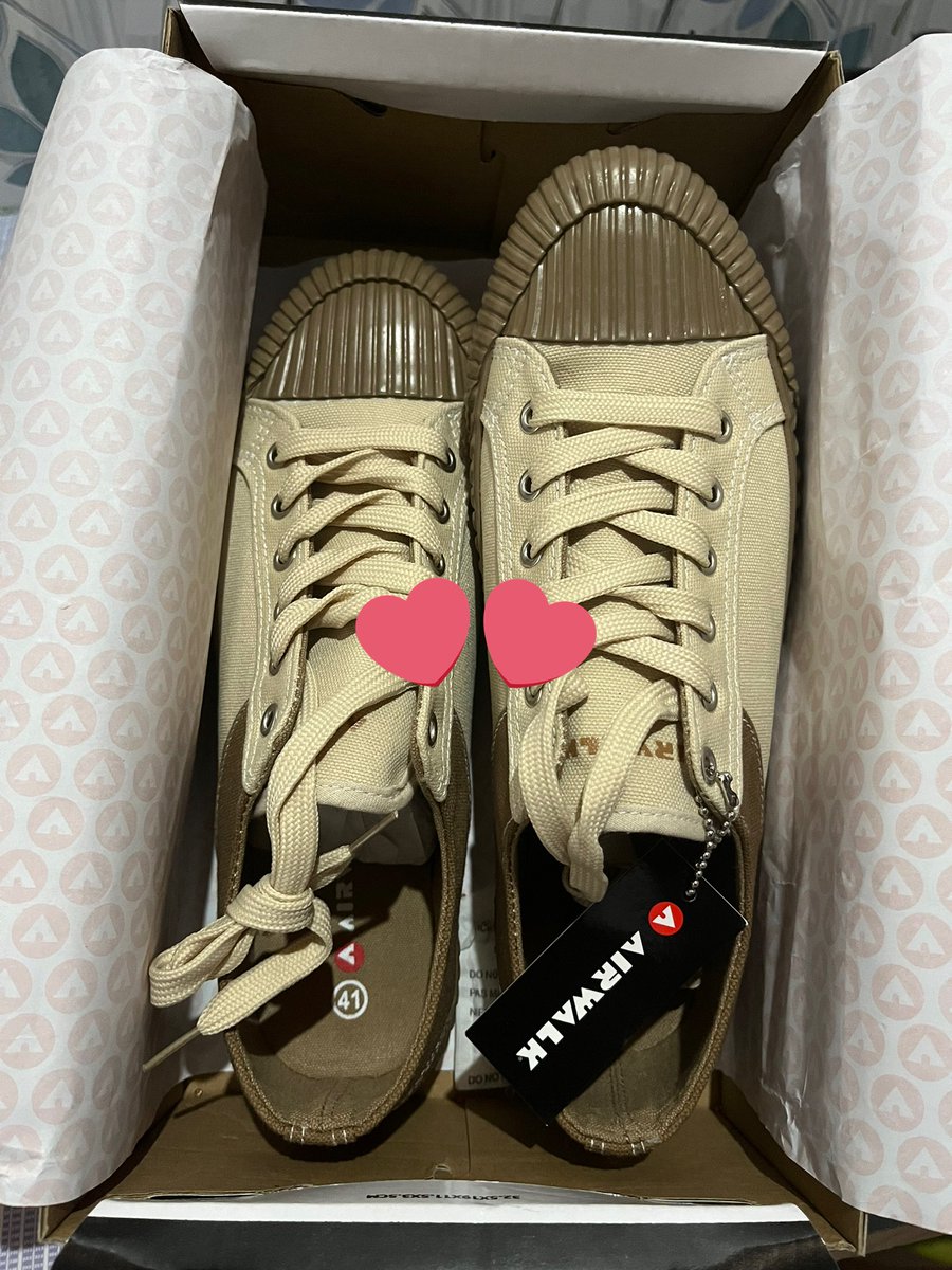 lovegcftokyo's tweet photo. ✨GIVEAWAY✨

Dalam rangka syukuran soon bisa ngeliat yoongi dengan mata kepala sendiri, aku mau GA sepatu AirWalk ukuran 41. 

Rules:
RT + Like aja😉

✅ARMY ONLY✅

Close: TBA

Good Luck💜 https://t.co/6BKW6O4aiB