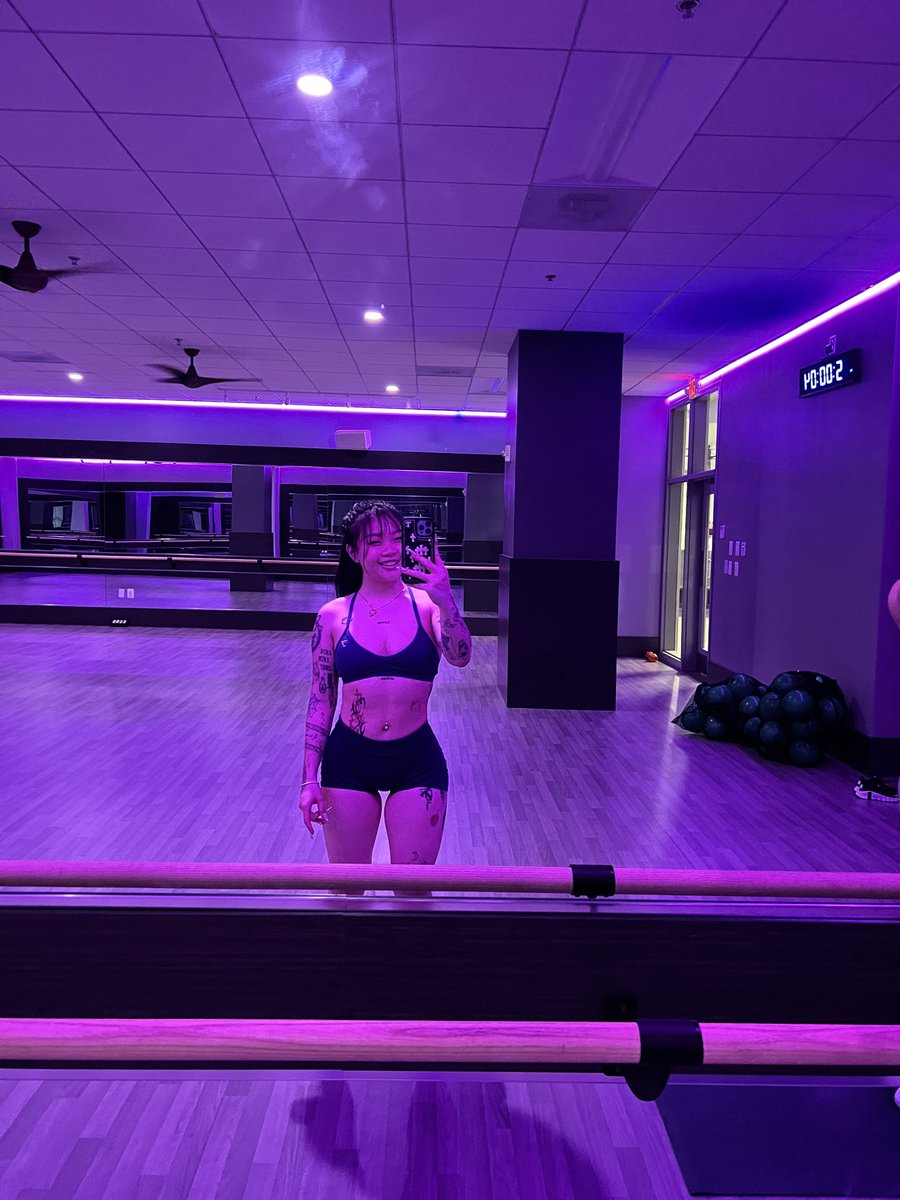 arlene lee on Twitter: "working out til ur mind is numb >"