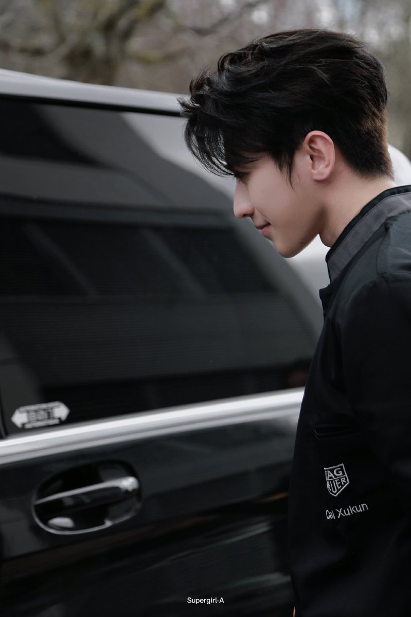 kunlion82's tweet photo. 好帅!#caixukun #tagheuerxkun #tagheuer #watchesandwonders #watchesandwonders2023 #wwgf #geneva #차이쉬쿤 #ช่ายสวีคุน #TháiTừKhôn #cxk #kun #蔡徐坤 #singer #songwriter #music #fashion #caixukunphenomenon #kun2023worldtour @caixukun https://t.co/CAlXd0LSB0