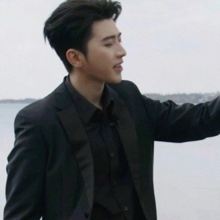 kunlion82's tweet photo. 好帅!#caixukun #tagheuerxkun #tagheuer #watchesandwonders #watchesandwonders2023 #wwgf #geneva #차이쉬쿤 #ช่ายสวีคุน #TháiTừKhôn #cxk #kun #蔡徐坤 #singer #songwriter #music #fashion #caixukunphenomenon #kun2023worldtour @caixukun https://t.co/CAlXd0LSB0