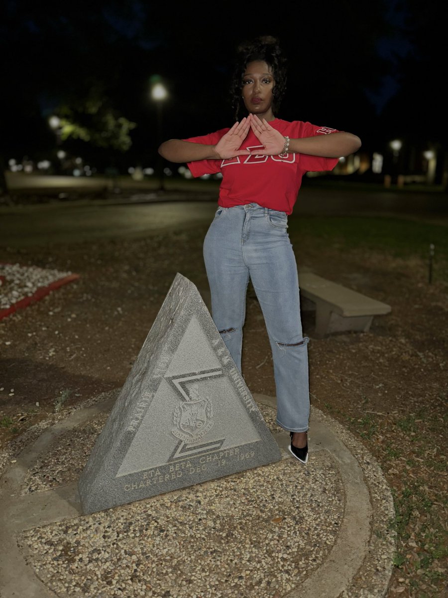 “𝘼𝙡𝙡 𝙤𝙛 𝙢𝙮 𝙡𝙤𝙫𝙚, 𝙢𝙮 𝙥𝙚𝙖𝙘𝙚 𝙖𝙣𝙙 𝙝𝙖𝙥𝙥𝙞𝙣𝙚𝙨𝙨, 𝙄’𝙢 𝙜𝙤𝙞𝙣𝙜 𝙩𝙤 𝙜𝙞𝙫𝙚 𝙞𝙩 𝙩𝙤 𝘿𝙚𝙡𝙩𝙖”

I’m grateful God gave me the chance to become apart of this illustrious organization and continue the legacy that my mother started. 

Δ Σ Θ 
HB🔺
SPR ‘23