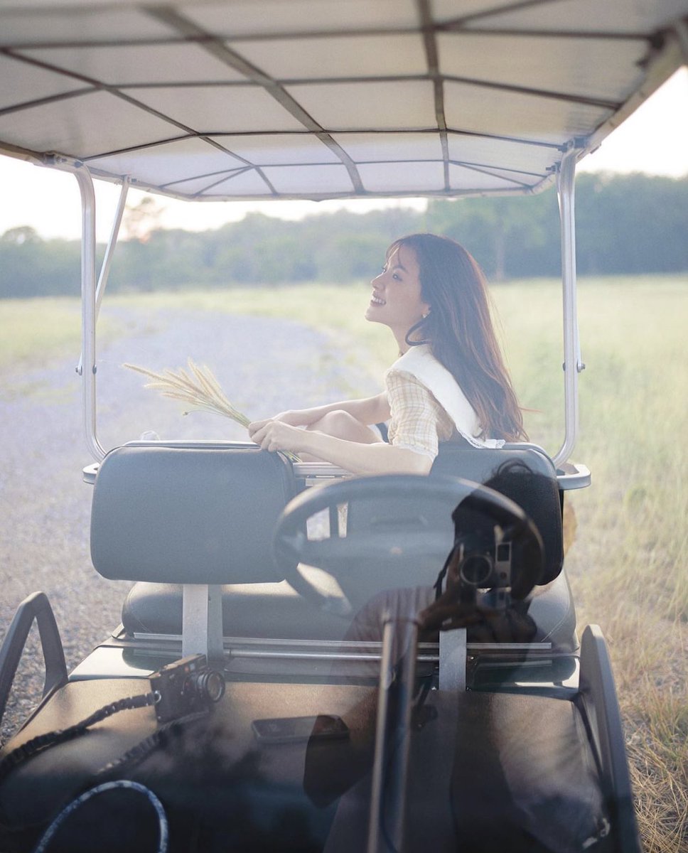 UnderbedDara's tweet image. นุ้งใบขาเสิร์ฟให้อีกเซ็ต เซ็ตนี้พิเศษตรงเห็นตากล้องด้วยค่าาาาา

ไม่ใช่เขาใหญ่ละ นี่มันเขารักกันนนนน 

#นายใบเฟิร์น #ใต้เตียงดารา