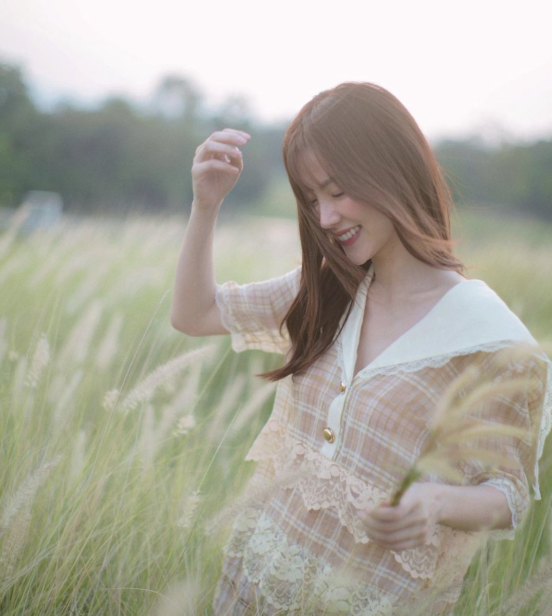 UnderbedDara's tweet image. นุ้งใบขาเสิร์ฟให้อีกเซ็ต เซ็ตนี้พิเศษตรงเห็นตากล้องด้วยค่าาาาา

ไม่ใช่เขาใหญ่ละ นี่มันเขารักกันนนนน 

#นายใบเฟิร์น #ใต้เตียงดารา