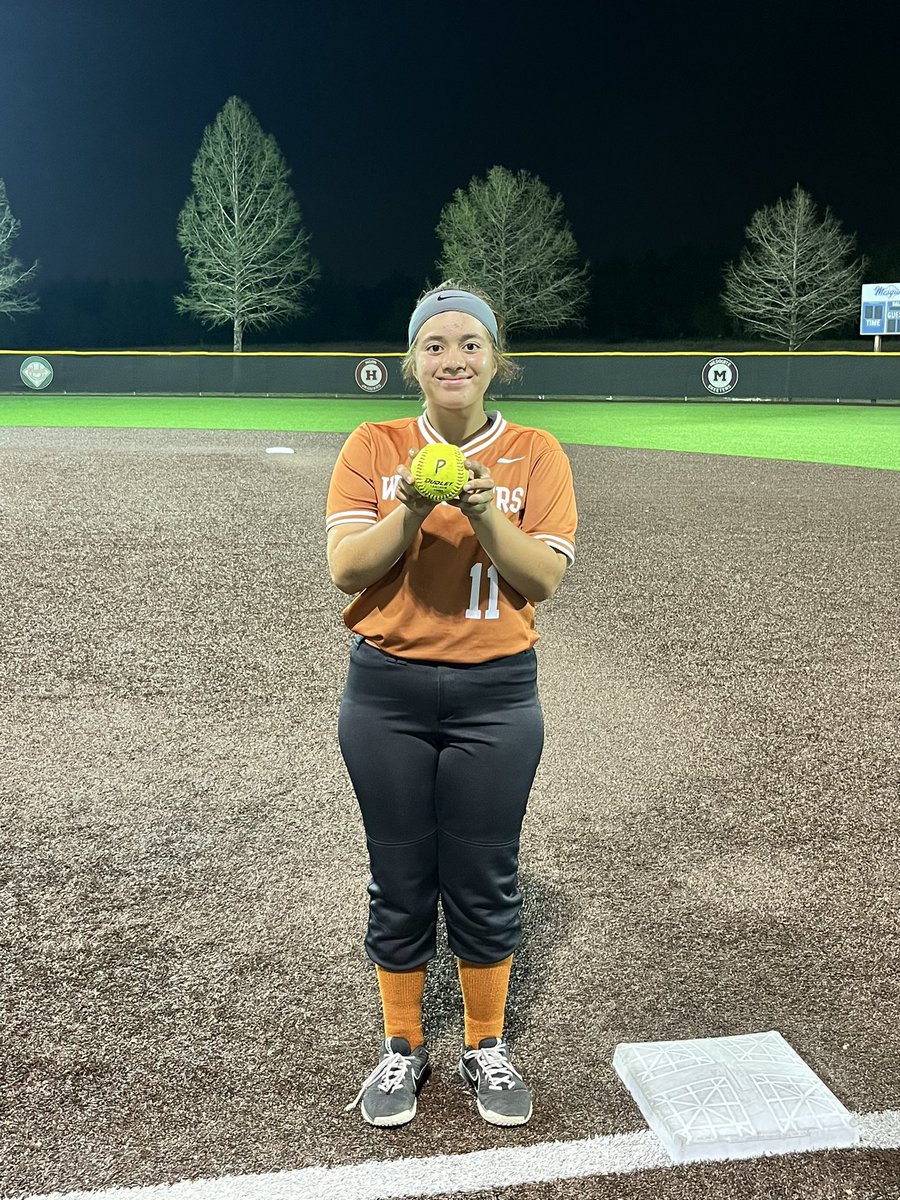 coachRara87's tweet photo. Big Win tonight for the Wranglers over the Pirates! Our POG is Freshman newcomer Zoraida BarrΓ³n! She had her first home run as a wrangler today! #west #softball #freshman #westsidebestside #championshiphabbits #wranglerspeed https://t.co/sjFJfDwM0K