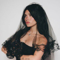 WarnerMusicU's tweet photo. i love one woman- https://t.co/AZSz8AgPWy