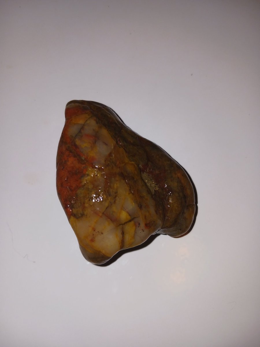 GothStoner_Babe's tweet photo. I can't get over how beautiful this rock is I found today. Can anyone tell me what it is #gothgirl #gothic #gothspring #GothicBeauty #gothnerd #coolrock #prettyrock #nerdywife #nerdymommy https://t.co/5V6kx2zQ3D