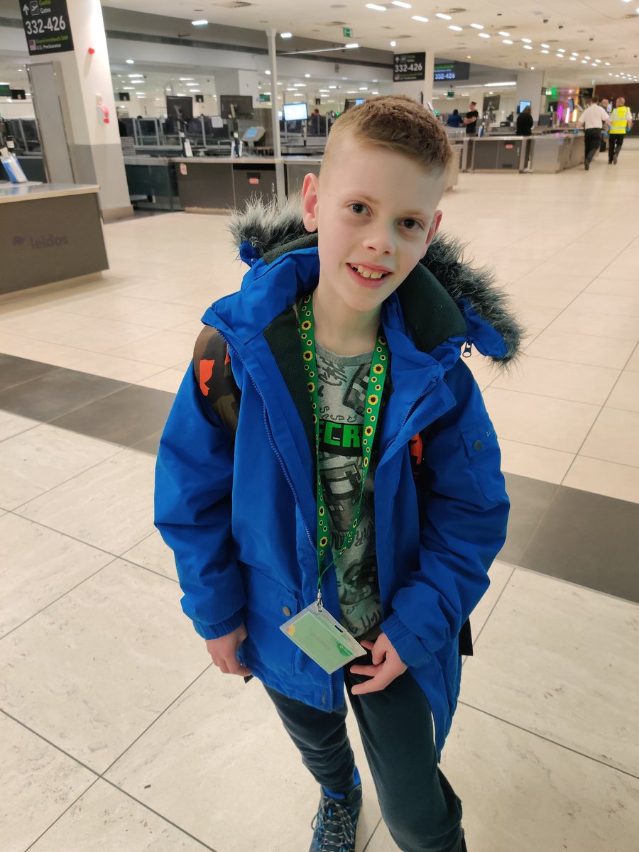 Our first time flying using @SunflwrIreland landyard 🌻 We are more than impressed with @DublinAirport staff who recognised the landyard straight away and let us through security first to avoid all the waiting in the queue. 
#autism #hiddendisability #sunflowerlanyard #travelling