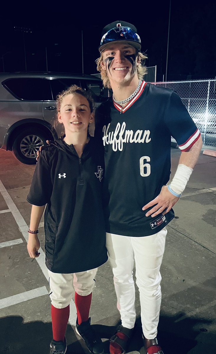 BatGirlBrooke1's tweet photo. Got back in the win column tonight! ❤️⚾️🖤 #WYS @ramiromeza24 @twizzle_34  @BryceNixon18 @JohnDolan_32 @tsamp05 https://t.co/rEqATE6oVQ