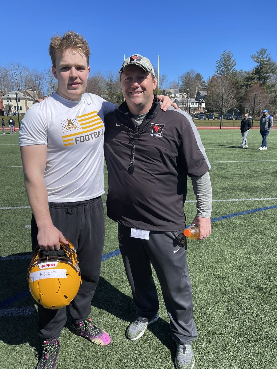 lars_lott's tweet photo. Thank you @Wes_Football for a great camp this weekend! Connecticut was awesome to be in again and I’m looking forward to getting back soon. Go cards! @athletics_adams @CoachDiCenzo @QueJones614 @TheD_Zone https://t.co/jKiaa1qew9