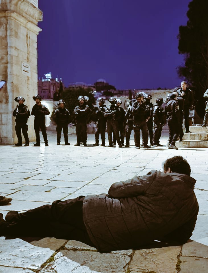 "De ki: Ey kafirler, yenileceksiniz ve toplanıp cehennemin dibine sürüleceksiniz!"
#MescidiAksa #Kudüs #filistin #FreePalestine #Palestine