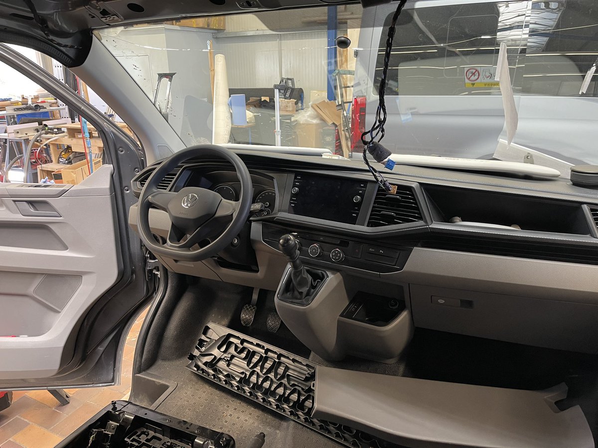 ActionCampervan's tweet photo. Ab 03.04.2023 Showtage mit offenen Türen bei uns in der Car Klinik Uelzen 
Car Klinik Action Camper und Action Camp Ausbauten 
 #campervan #camperausbau #camperlife #camperliebe #vanausbau #vw #aufstelldach #vw #vwt6camper #vwt6 #vwt6campervan https://t.co/yKpUAqUH4E