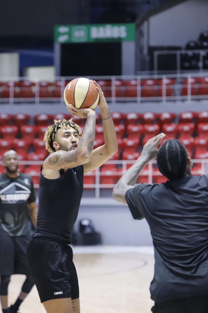 gladiadoresbbc's tweet photo. Mentalizados en nuestro próximo objetivo 🛡️⚔️

📆Miércoles 5 de abril
🆚 @CangrejerosBBC 
⌚7:00 PM

¡Te esperamos en el Gimnasio Luis Ramos!🏟️⚫

📸 @samiraponteve

#ArmaduraAnzoatiguense #Gladiadores
#baloncesto #Deportes #Anzoátegui #Venezuela #Basketball https://t.co/ILUwkrrLJd