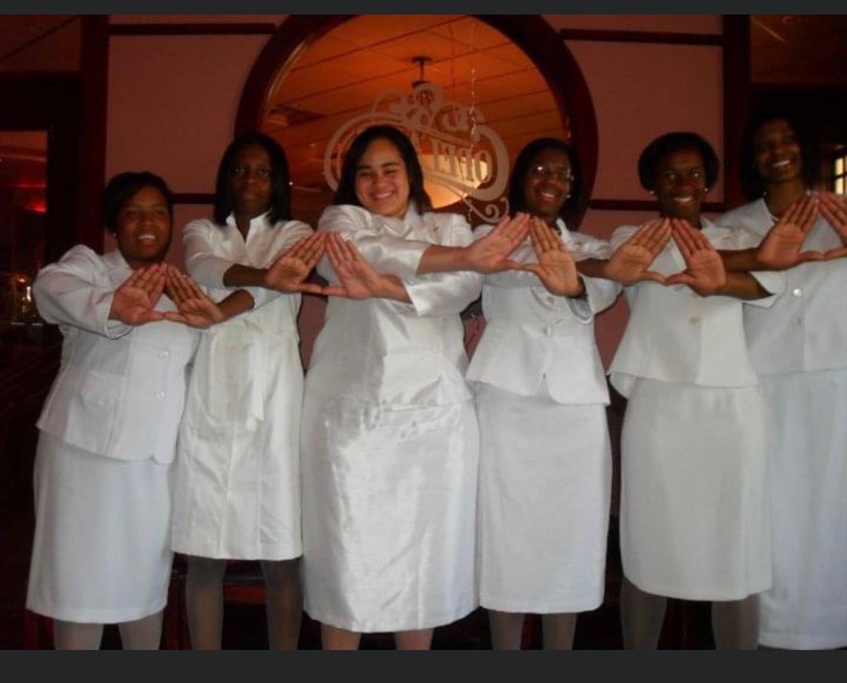 TiffBromfield's tweet photo. Novel N’Genius 6 turns 13 today. 

6 individuals turned sisters for life. 

#RhoOmegaNOTHINGgreater #SpringPERFECT10 https://t.co/DqgdmmjEsv