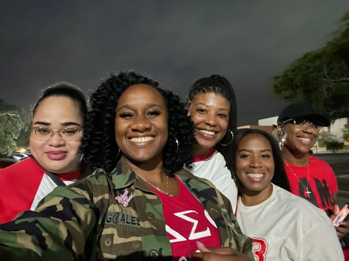 TiffBromfield's tweet photo. Novel N’Genius 6 turns 13 today. 

6 individuals turned sisters for life. 

#RhoOmegaNOTHINGgreater #SpringPERFECT10 https://t.co/DqgdmmjEsv