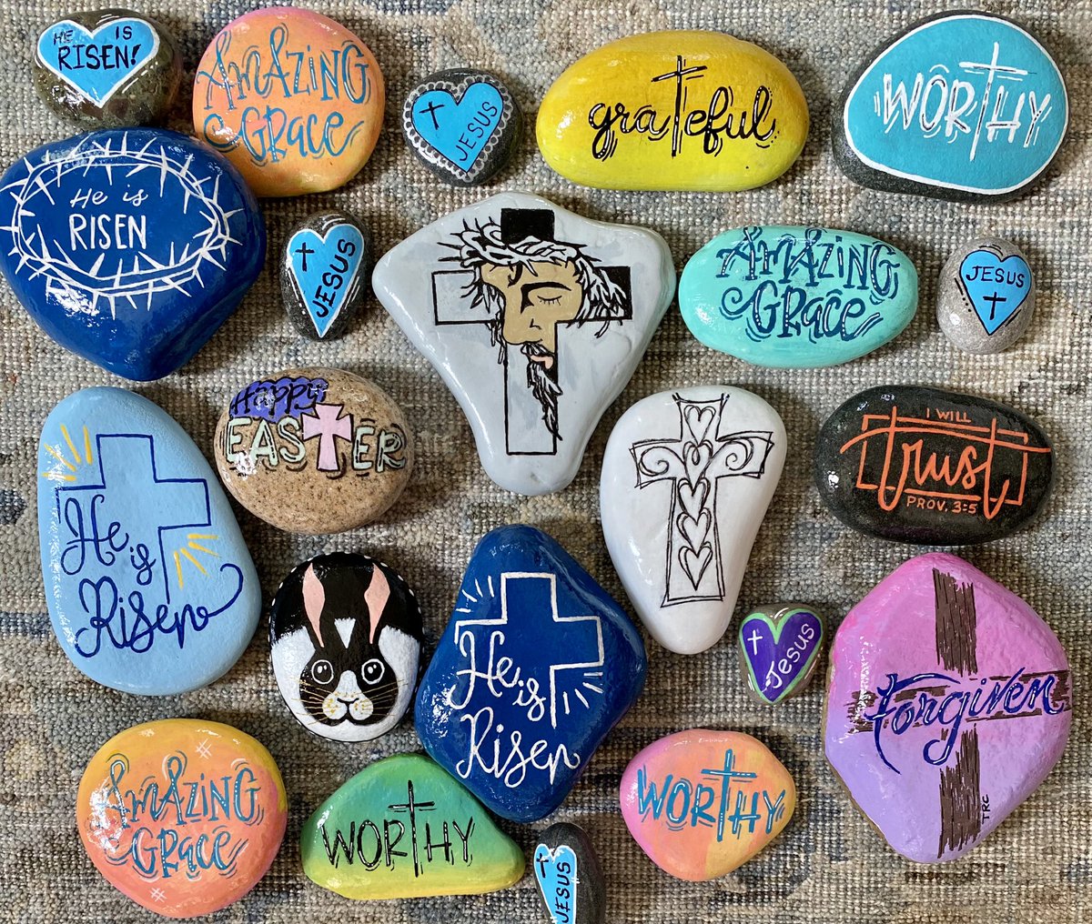 TriciaRCantrell's tweet photo. Hallelujah, what a Savior! Join the Oxford Community Church Easter service at LHS football field at 9:45. You might find a #OxRocks in the bleachers. @ChurchOxford @OleMissFCA https://t.co/lHhFSsJ5zz