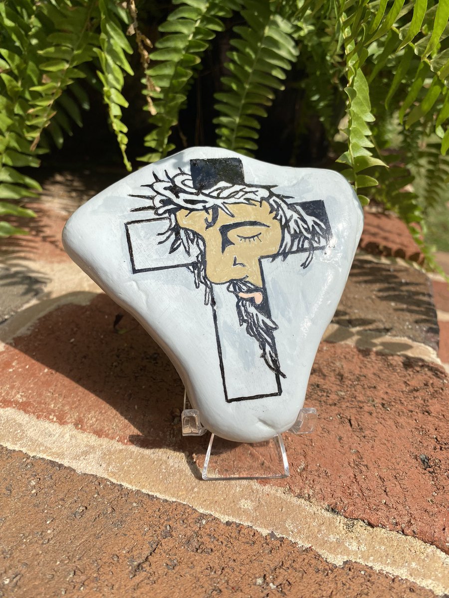 TriciaRCantrell's tweet photo. Hallelujah, what a Savior! Join the Oxford Community Church Easter service at LHS football field at 9:45. You might find a #OxRocks in the bleachers. @ChurchOxford @OleMissFCA https://t.co/lHhFSsJ5zz